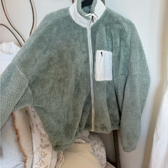 zipup jacket - Picture 3 of 3